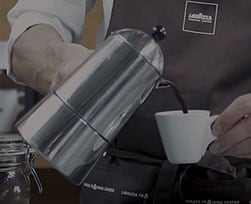 LAVAZZA - Café Grain Qualità Oro - Gran Riserva - Sélection Premium - 100%  Arabica - 5% De Grains Vieillis En Fûts - Intensité 6 - Café Espresso Ou