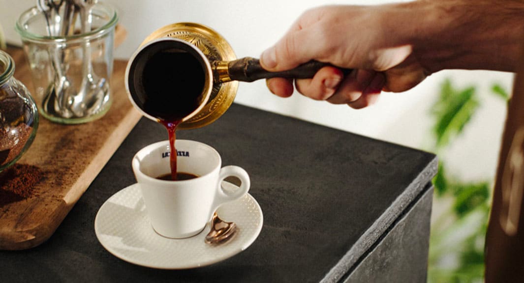 Cezve, todo lo que hay que saber sobre el café turco | Lavazza